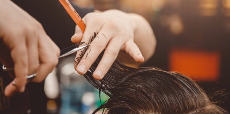 Capacitan a privadas de libertad en Corte de Cabello y Barbería