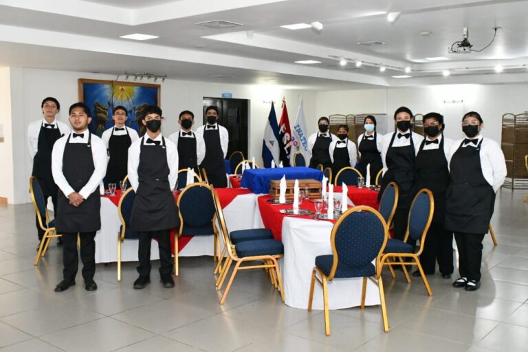 Estudiantes técnicos de Turismo y Hotelería inician sus clases prácticas
