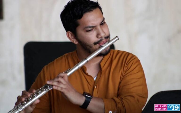 TNRD realiza encuentro con jóvenes Flautista