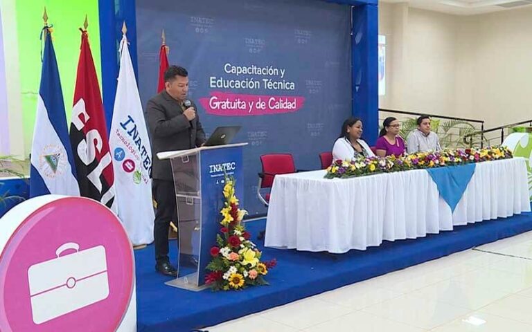 Más de 700 docentes inician formación didáctica del idioma inglés