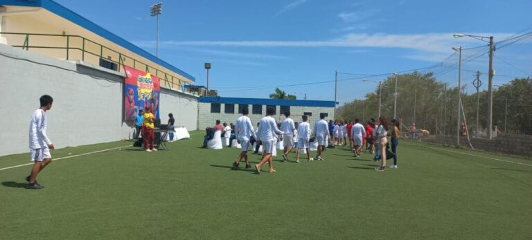 Entregan uniformes deportivos a Consejos Departamentales