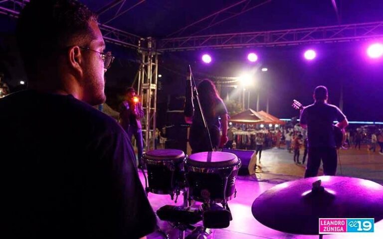 Celebran concierto Cantos con Aroma de Mujer” en la Plaza de Colores