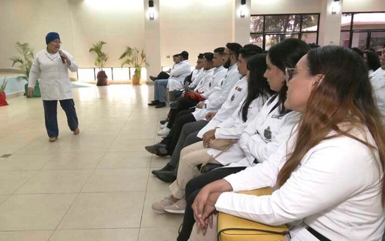 Médicos de Nicaragua reciben taller sobre inducción en  medicina natural y terapia complementaria