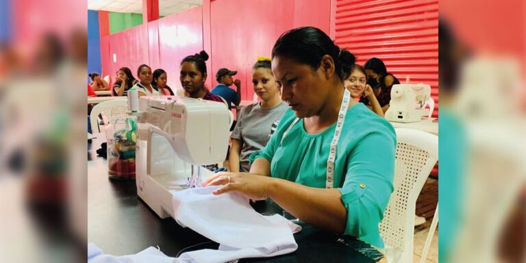 Inicia Curso de Costura Creativa en Centro Tecnológico de Somoto