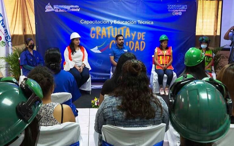 INATEC realiza conversatorio destacando el papel de las mujeres estudiantes