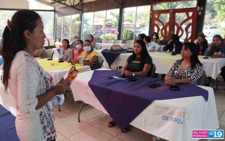 Realizan Curso Básico sobre el Diseño de Accesorios en Managua