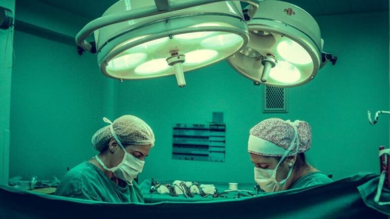 Alertan sobre brote de botulismo en Europa