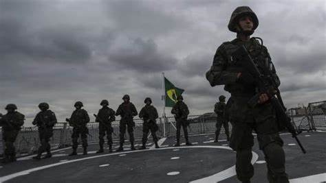 Envía a 100 militares por ataque en 14 ciudades de Brasil