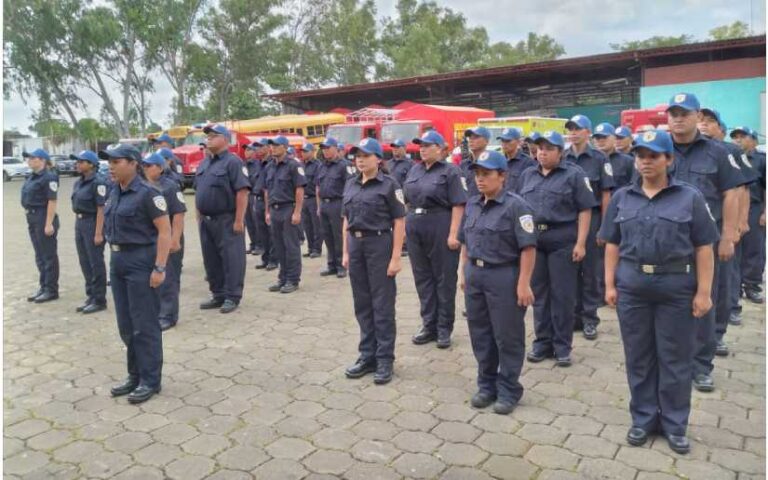 Capacitan a nuevos bomberos en Nicaragua