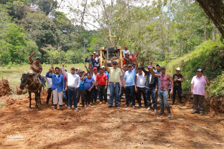 Inicia la construcción de 3 kilómetros de carretera en Siuna