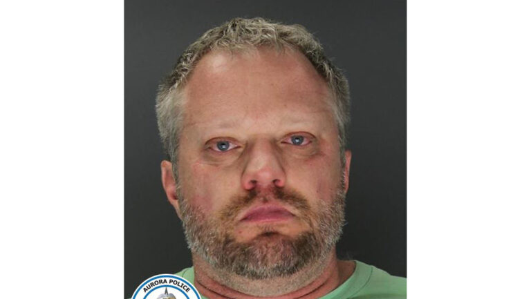 Arrestan a dentista en EEUU por envenenar a su esposa