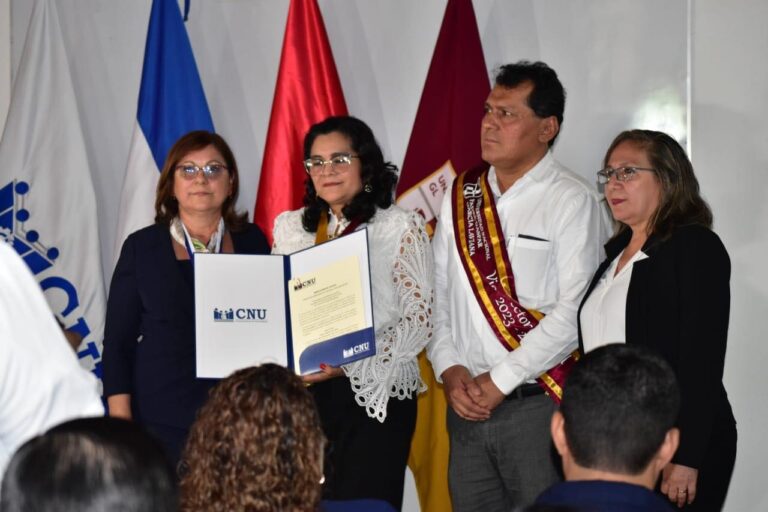 Juramentan a las autoridades de la Universidad Nacional Padre Gaspar García