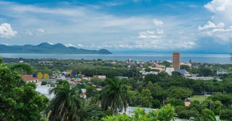 Nicaragua con nubosidad, lluvias moderadas y altas presiones