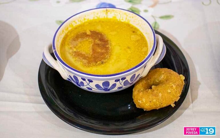 Estudiantes participan en festival gastronómico “Tradiciones de los Sabores”