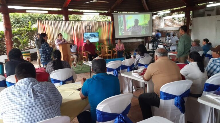 Capacitan a porcicultores sobre Tecnologías y Agroindustrias