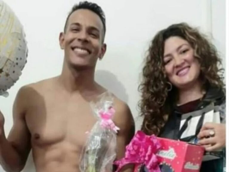 Candidata a diputada sortea un show erótico