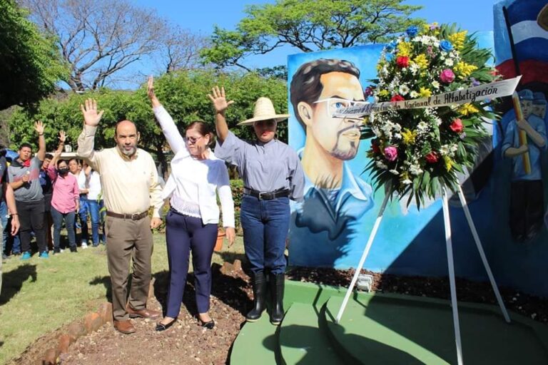 UNAN-Managua conmemora el 43 aniversario del inicio de la Gran Cruzada Nacional de Alfabetización