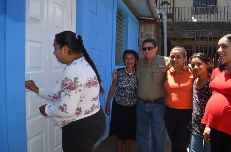 Gobierno de Nicaragua entrega vivienda a 6 familias de Jinotega