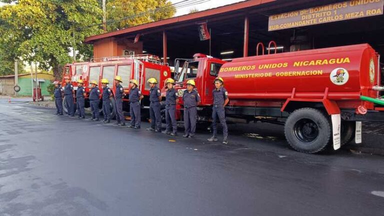 Envían dos camiones Bomberos al municipio de Morrito Río San Juan