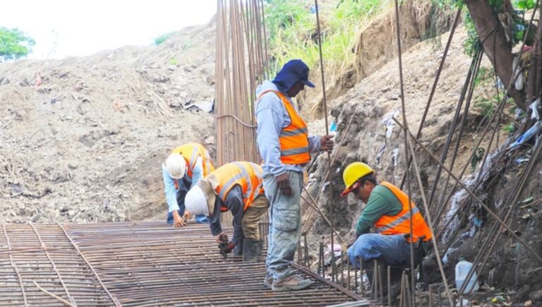 ALMA supervisa avance de proyecto en el cauce del barrio Waspán Norte