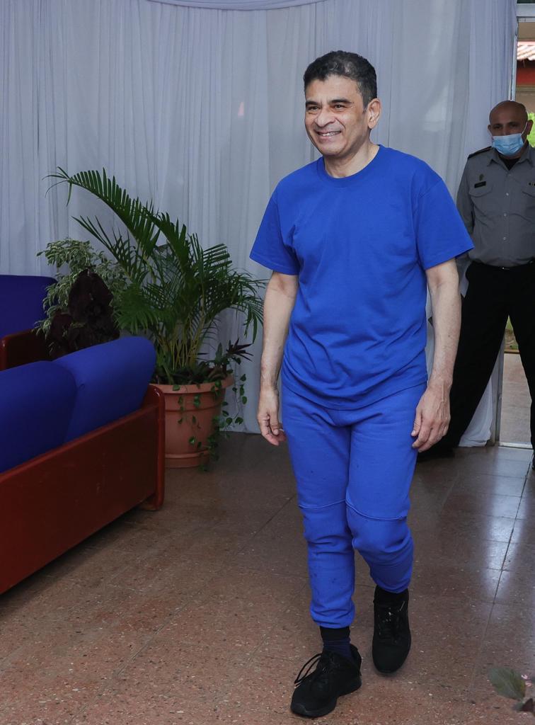 Monseñor Alvarez recibe visita de sus hermanos