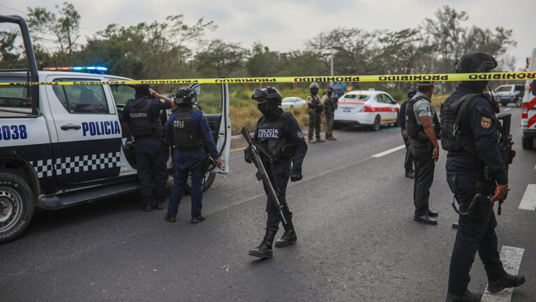 Asesinan a tiros a tres hombres en Veracruz