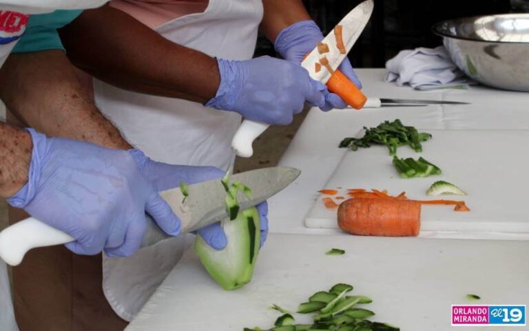 Capacitan a emprendedores sobre  Empaque al Vacío de Vegetales