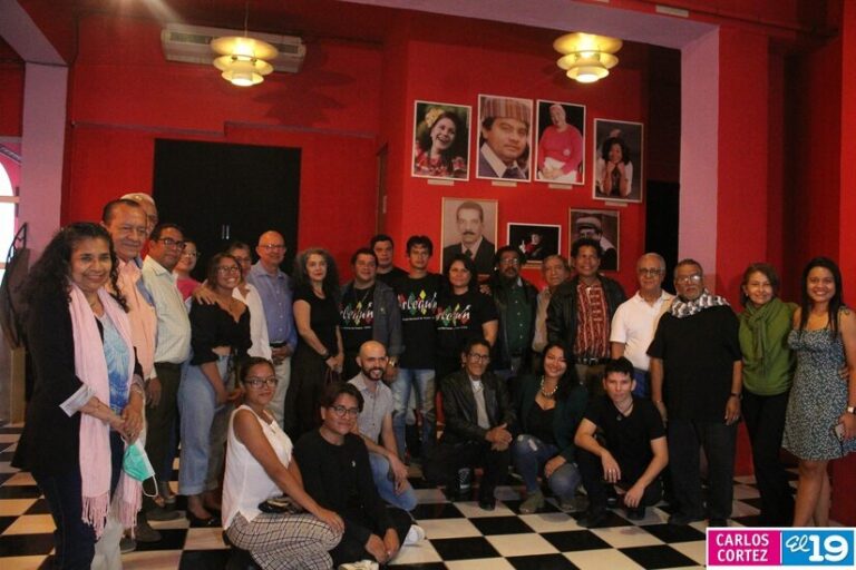 Entregan reconocimiento a teatristas nicaragüenses
