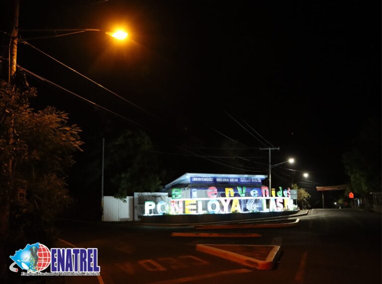 Rehabilitan luminarias en balnearios de León
