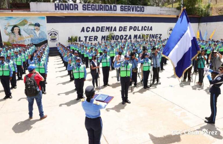 Nicaragua cuenta con 200 nuevos policías de tránsito