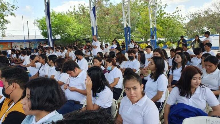 Estudiantes del Instituto Experimental México fortalecen sus valores culturales