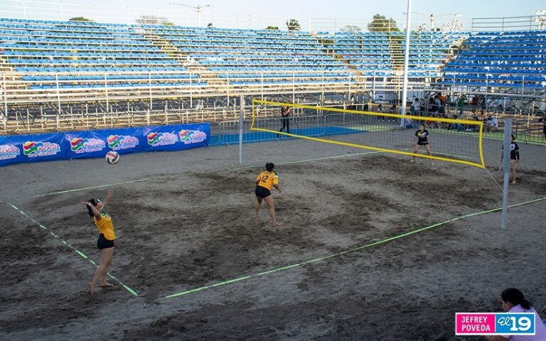 Realizan torneo de voleibol playa para dar la bienvenida al verano 2023