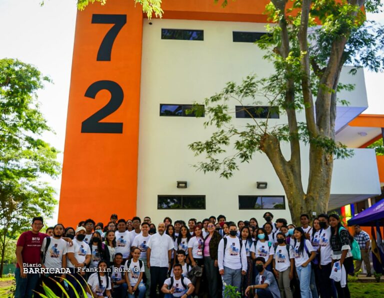 Universitarios inauguran pabellón 72 en la UNAN-MANAGUA 