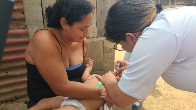 Familias de Tipitapa se inmunizan para prevenir 17 enfermedades