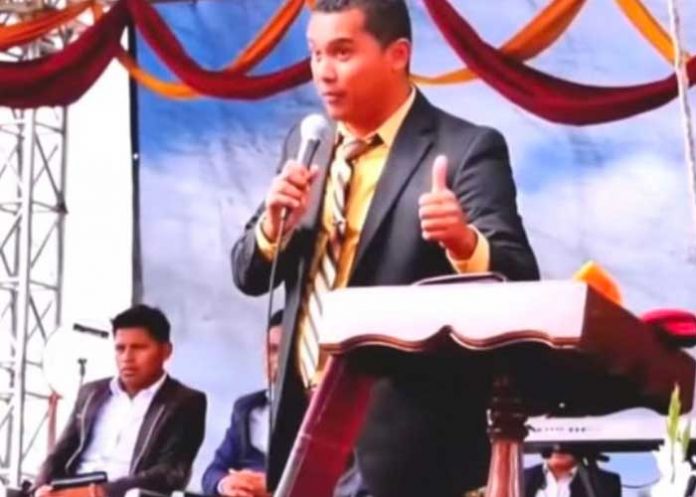 Pastor asegura que “roba maridos” no van al cielo