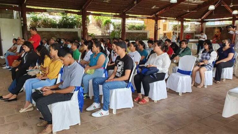 Cien emprendedores participaron en un Congreso Nacional