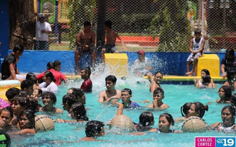 Familias continúan  disfrutando de la temporada de verano en el Centro Turístico Xilonem