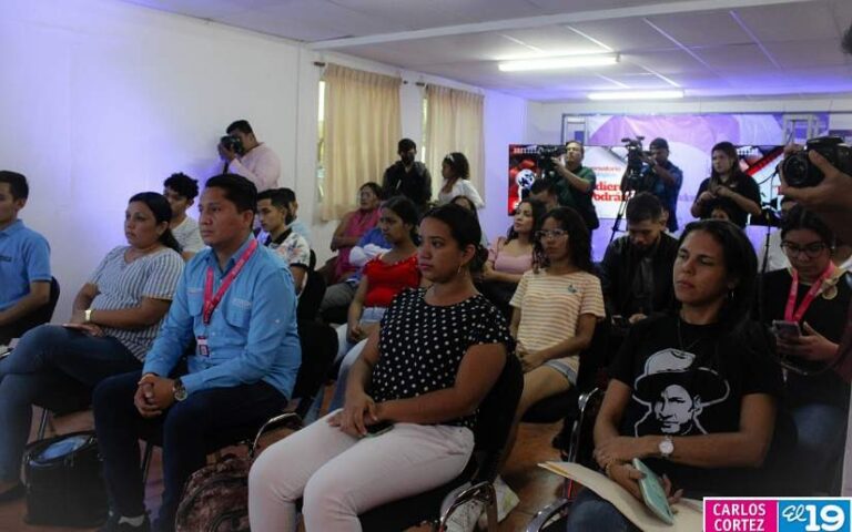 Proyectan documental “Guerra Contra El Pueblo”,  a jóvenes de la Red de Comunicadores