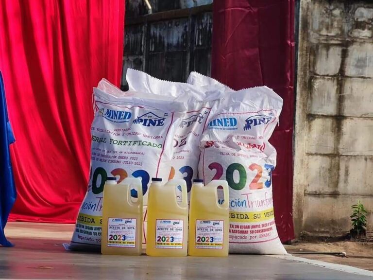 Entregan segunda merienda escolar a centros de Chinandega