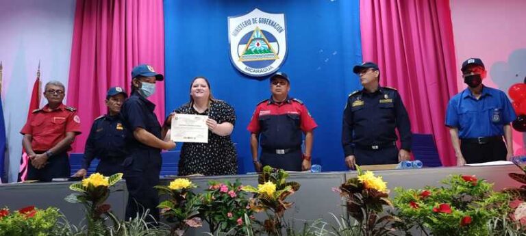 Se gradúan 40 nuevos bomberos en Nicaragua