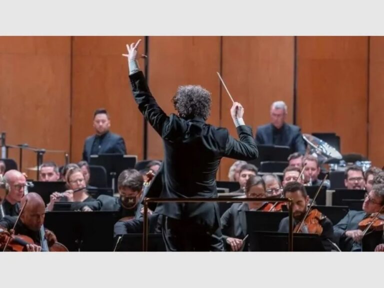 Mujer tiene orgasmo durante concierto de la Filarmónica de Los Ángeles