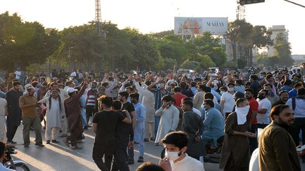 Mueren cuatro personas durante protestas en Pakistán