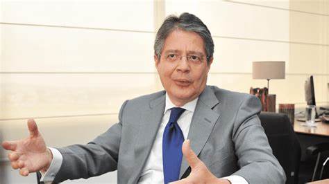 Guillermo Lasso recibe notificación sobre juicio político en su contra