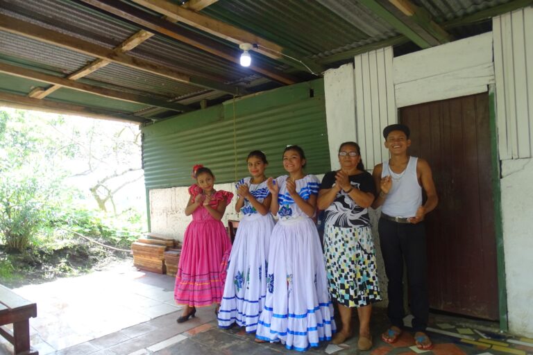 ENATREL inaugura proyecto de electrificación en San Juan de Río Coco, Madriz