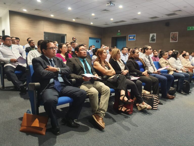 Realizan Congreso para fortalecer la atención de pacientes en UCI