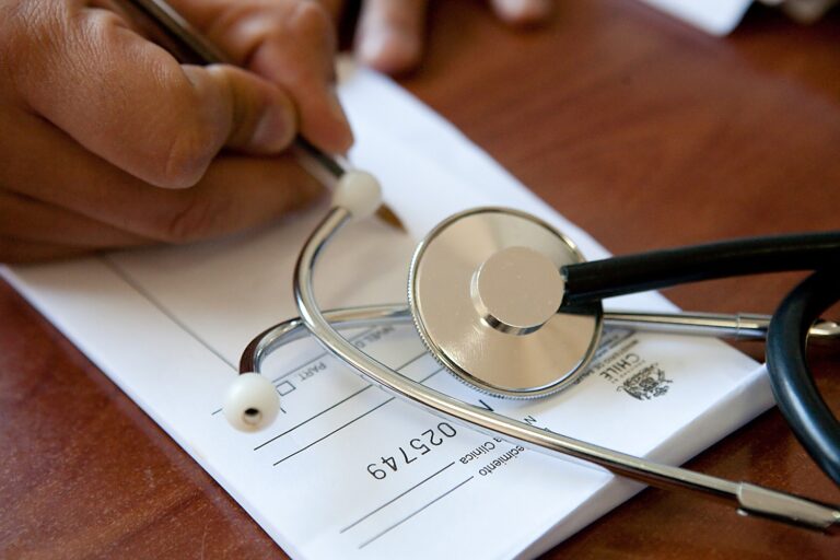 Está de subsidio desde el 2008 y pide aumento de salario