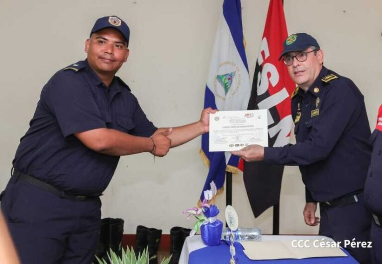 Bomberos concluyen curso de “Extinción de Incendio Estructural en Edificaciones Verticales”