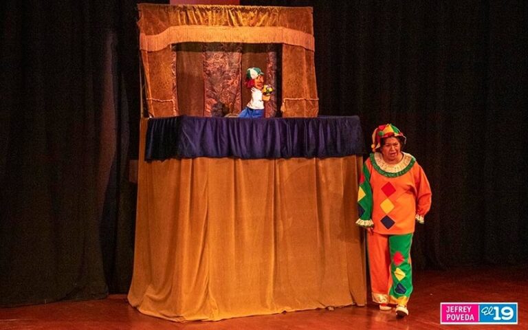 Florentino celebra sus 37 años de edad en el Teatro Nacional Rubén Darío