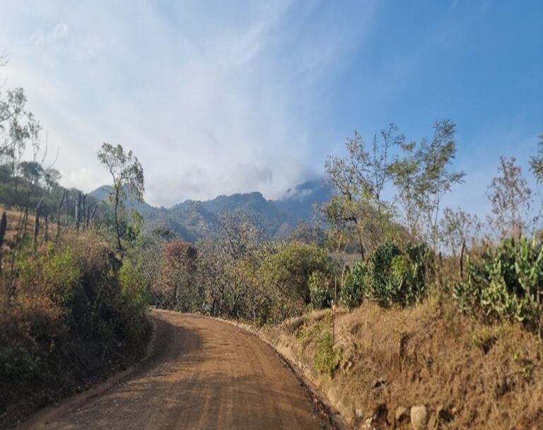 MTI continúa mejorando caminos en zonas rurales