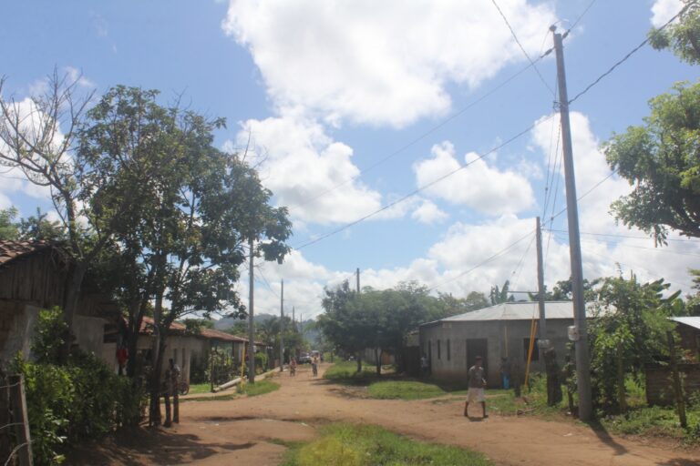 Más familias de Jinotega cuentan con energía eléctrica